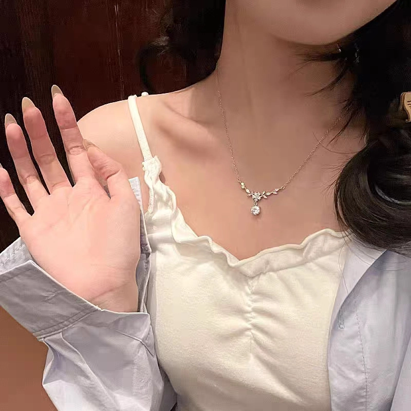 克兰茜 紫藤花 轻奢森系花卉冷淡风高级感甜酷闪耀银河 在逃公主 日常百搭 女生 女友 纪念日周年送礼礼盒 铜 项链 女款