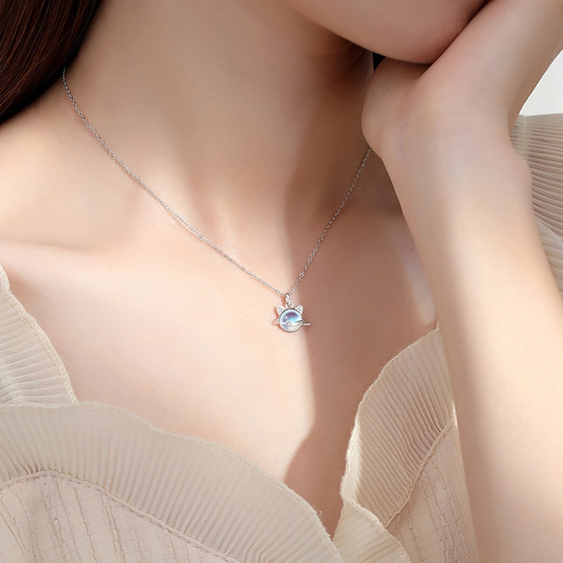 克兰茜 梦游喵星轻奢吊坠 小众简约甜美可爱精致高级感设计 个性时尚优雅气质经典百搭 精美礼盒 可调节锁骨链 好运 琉璃 玉石项链 女款