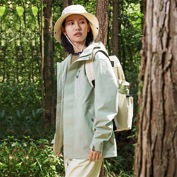 特步  软壳 户外时尚情侣外套  羽翼防水防风冲锋衣 男女同款 迷迭绿
