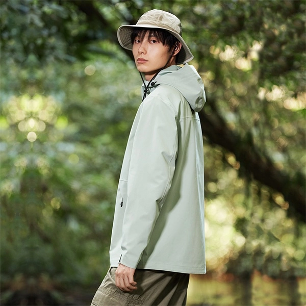 特步  软壳 户外时尚情侣外套  羽翼防水防风冲锋衣 男女同款 迷迭绿