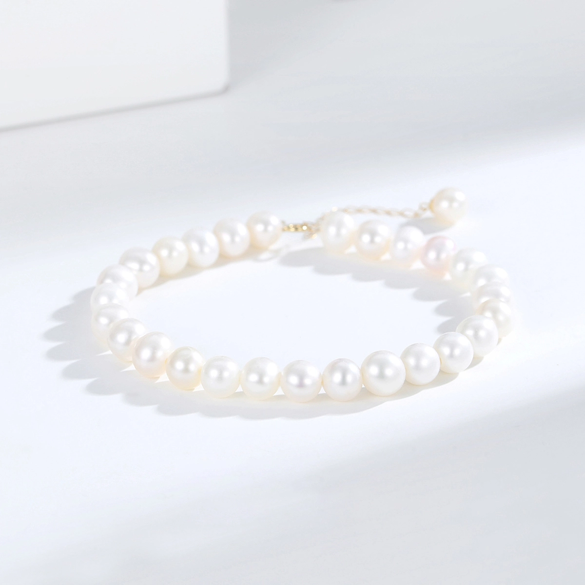 ADHORA 18K