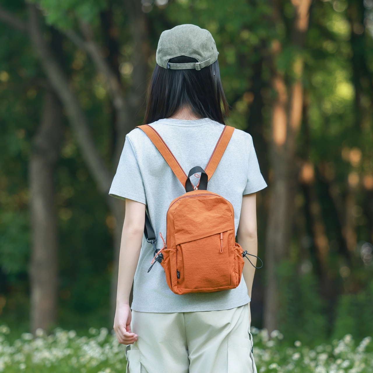 意酷 轻便高颜值旅行百搭通勤 尼龙 双肩包 常规 男女同款情侣款 多色
