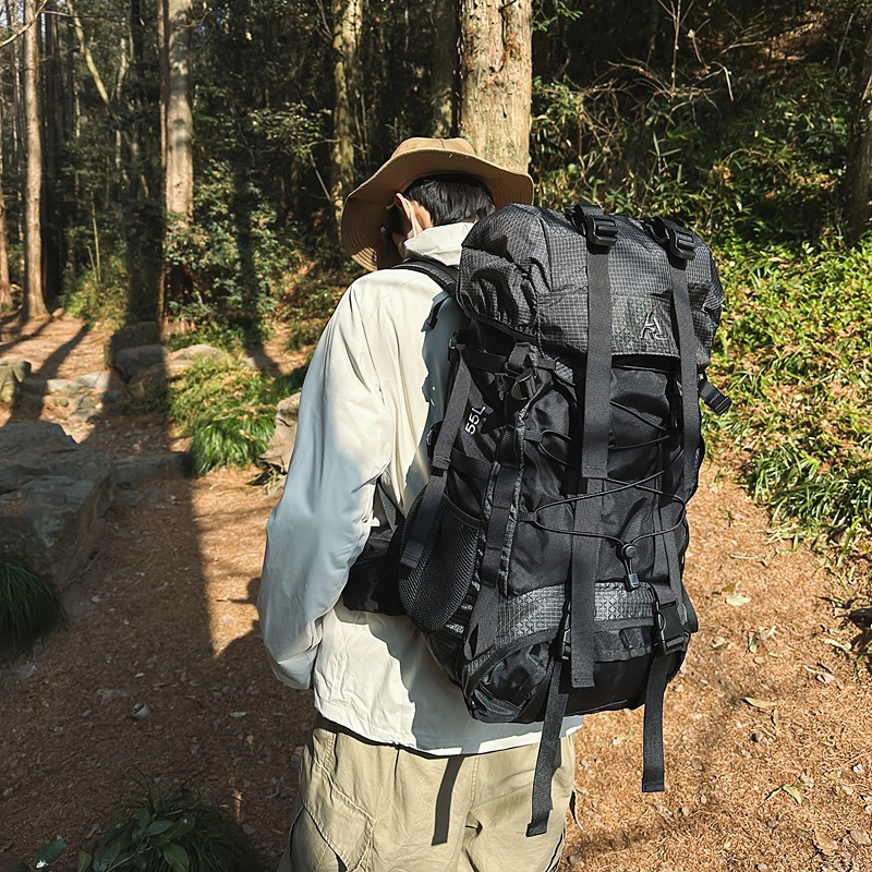 意酷 背包运动出差旅游轻松出行 尼龙 双肩包 男女同款情侣款 多色