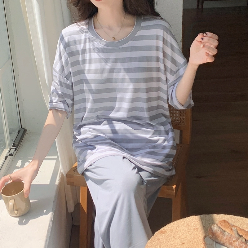 花季的故事 舒适休闲带胸垫圆领短袖松紧腰七分裤睡衣套装 女款 灰白条纹