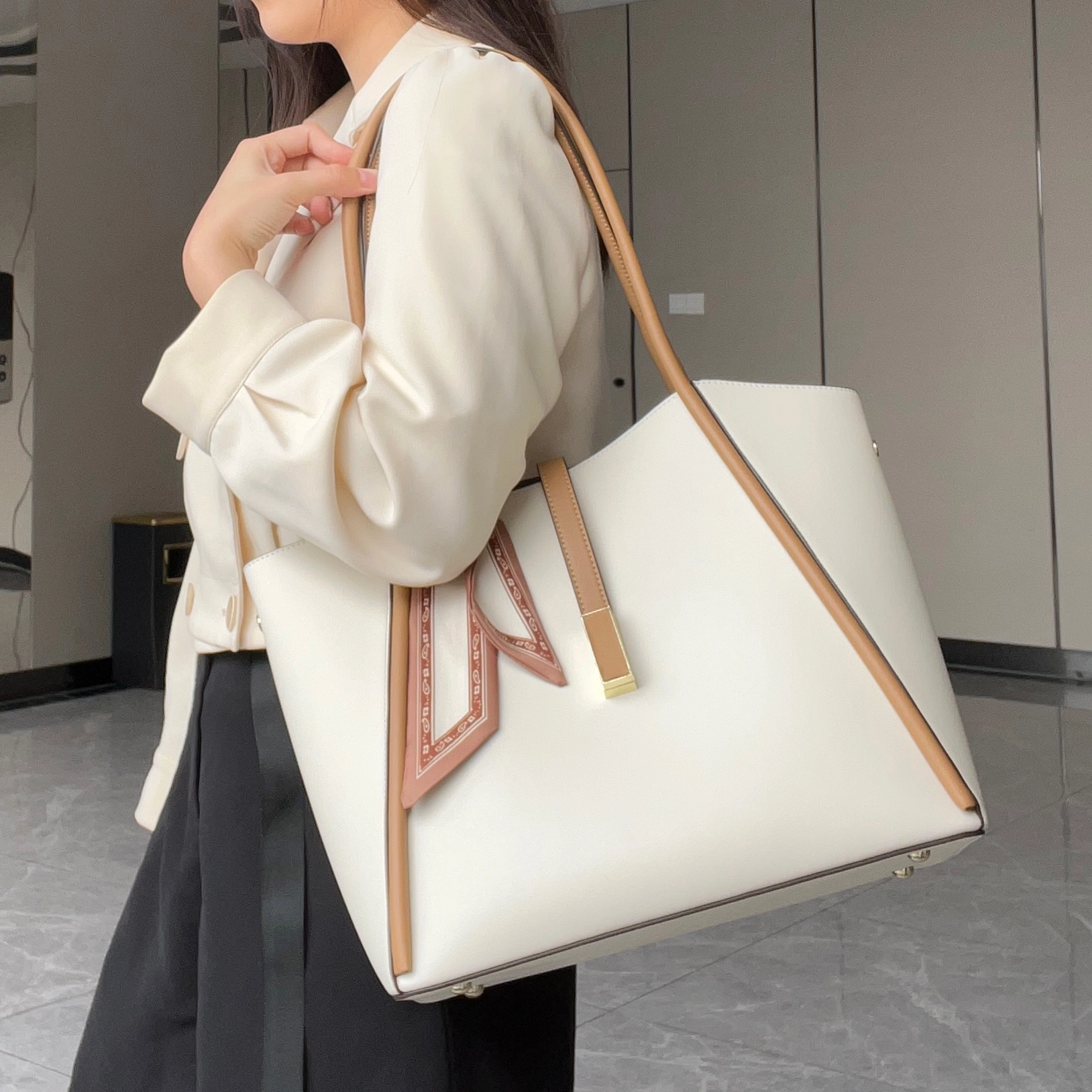 L'ALPINA Tote