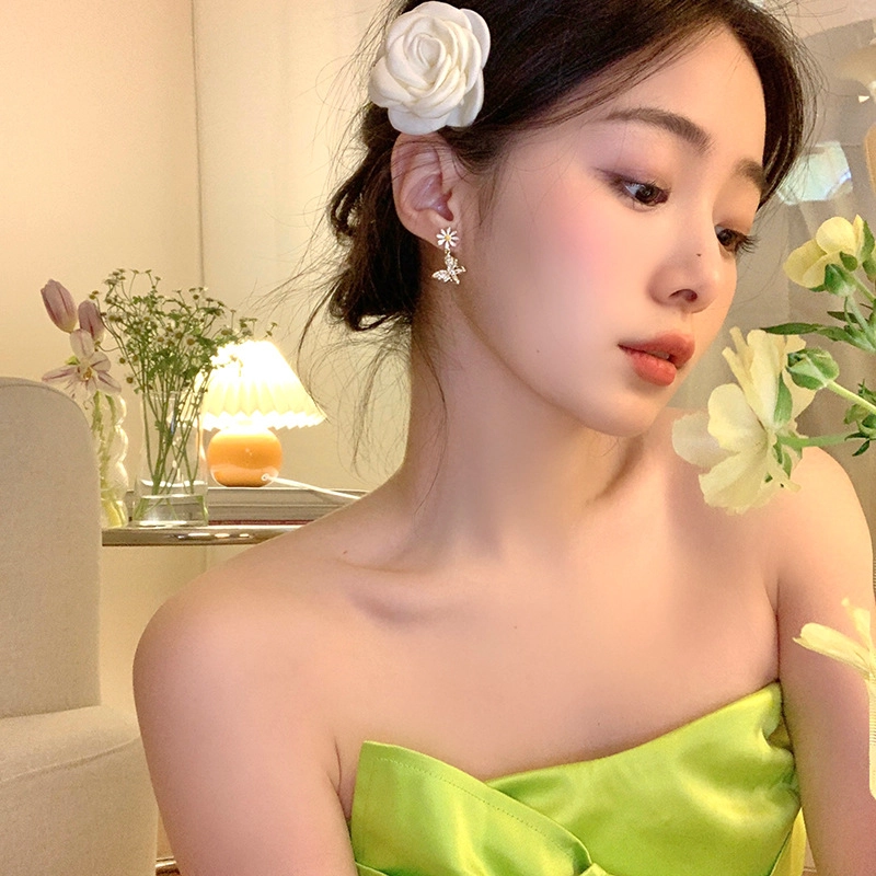 亲喜 春日蝴蝶雏菊花朵耳饰小清新设计感甜美优雅 锌合金 耳钉 女款