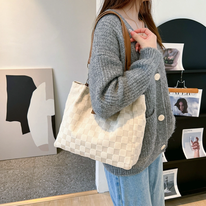 艾妮兔 时尚通勤单肩包流行大学生上课 帆布 帆布包单肩包 中号 女款 单色