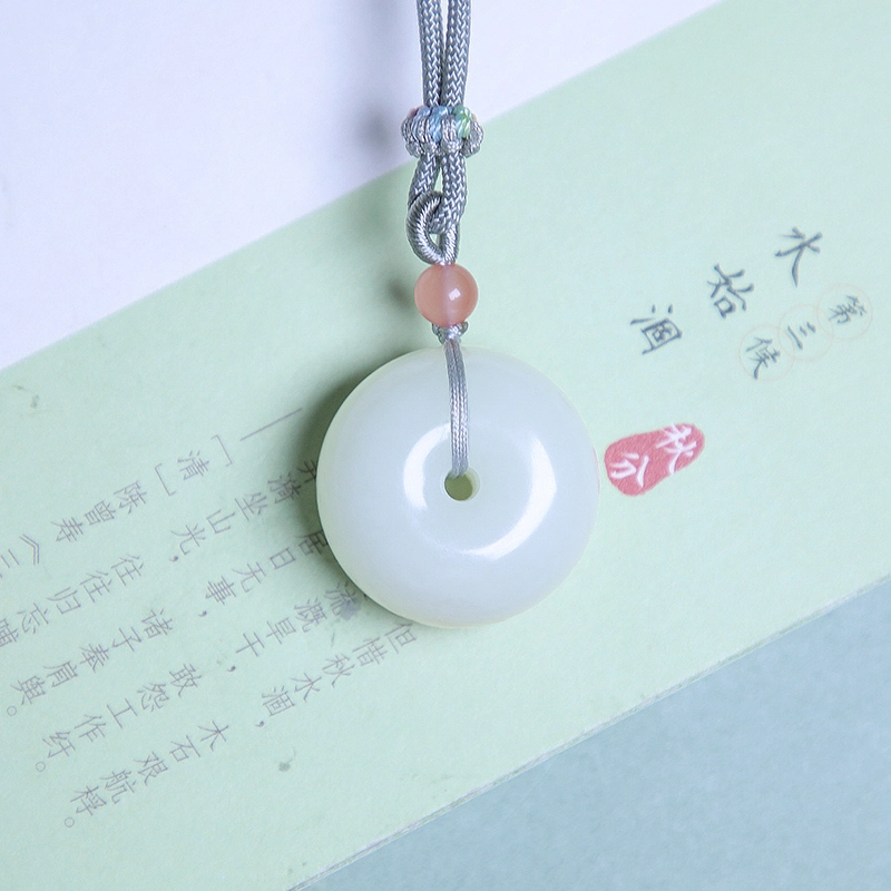 匠心琢玉 国风新潮 新中式 圆润饱满带糖色平安扣面包扣 和田玉 项链 男女同款情侣款 白玉/青白玉