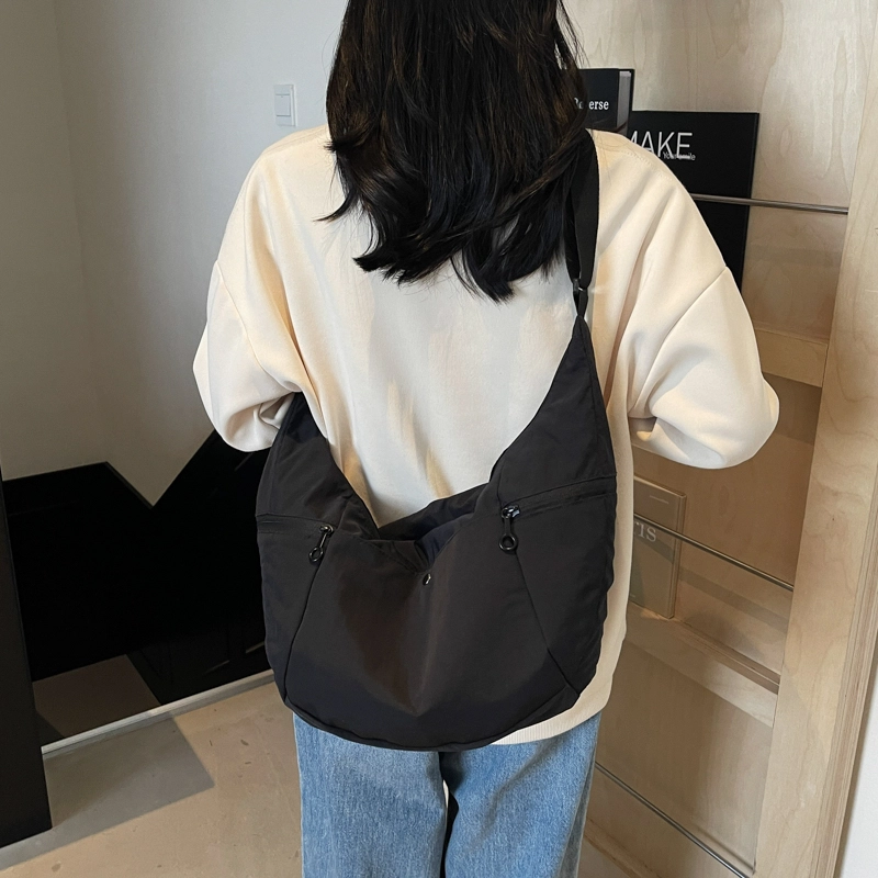 班亚奴 小众时尚高级感简约百搭 布 单肩包 男女同款情侣款 多色