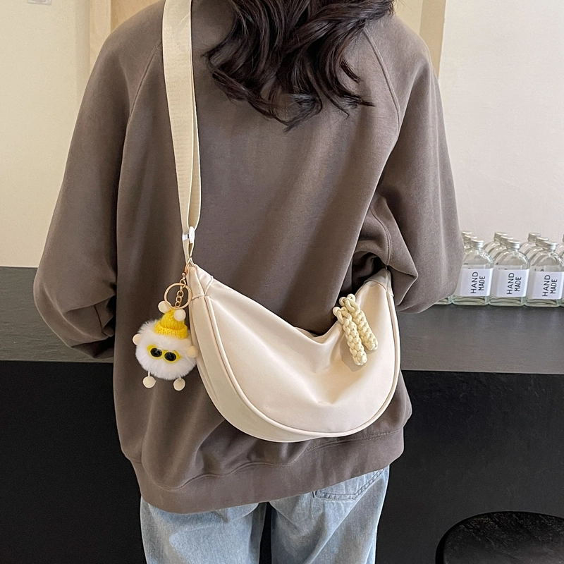 班亚奴 高颜值单肩包春夏时尚简约休闲百搭 布 斜挎包 男女同款情侣款 黑色/米白色/粉色/黄色/绿色