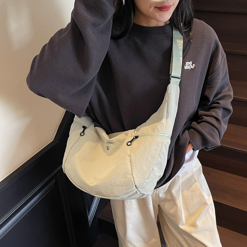 班亚奴 小众时尚高级感简约百搭 布 单肩包 男女同款情侣款 多色