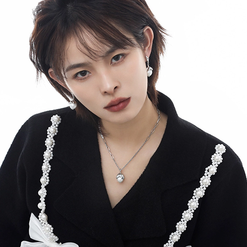 喜潮 小清新松果项链配饰女批发新品轻奢时尚百搭高级感精致锁骨链
