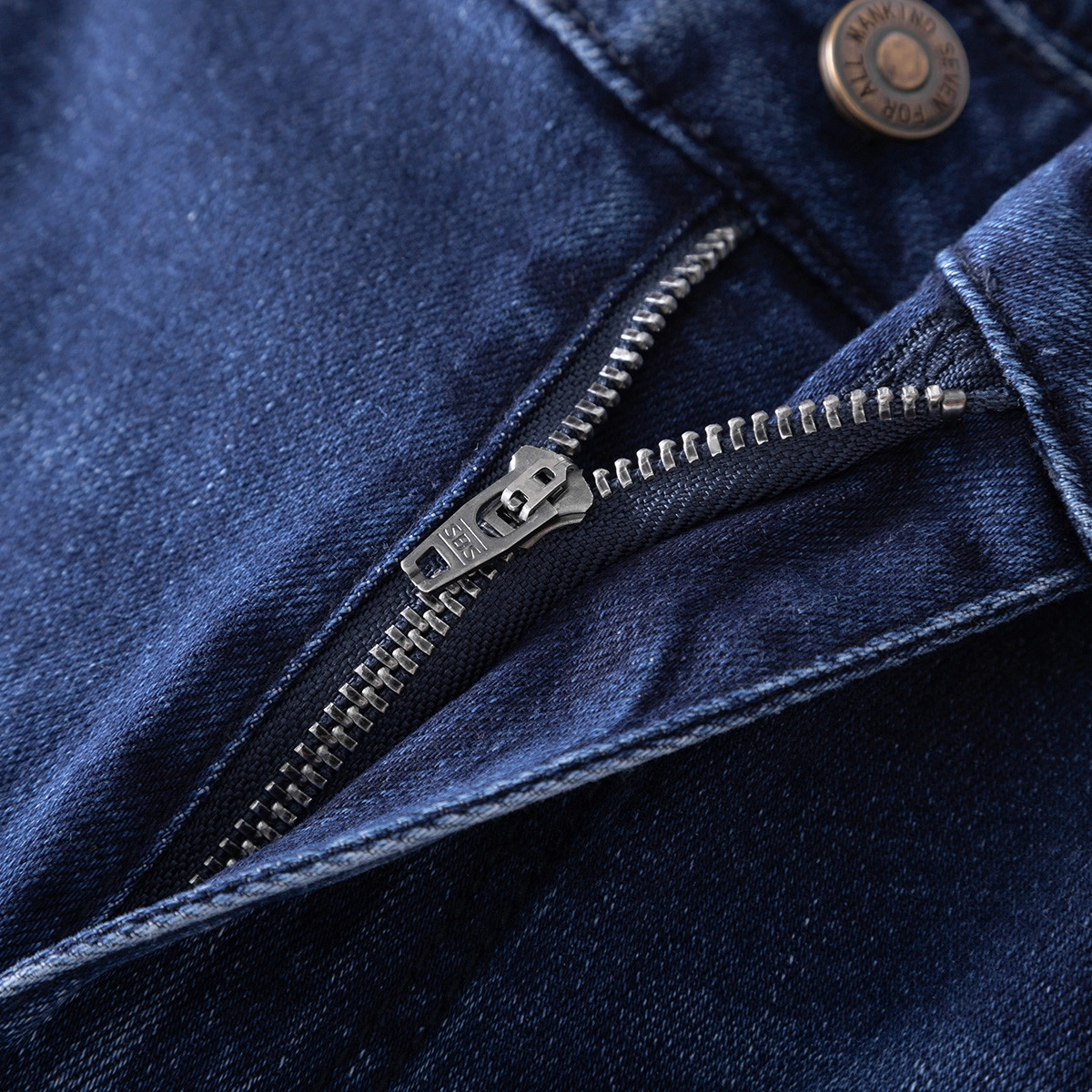 7 FOR ALL MANKIND