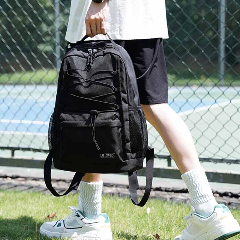 特步 轻便减负初中高中生大学生旅行简约 通勤耐用大容量 涤纶 电脑包双肩包 常规 男女同款情侣款 黑色