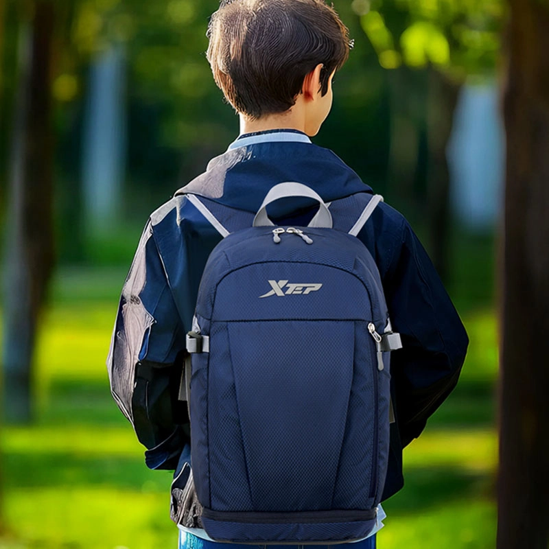 特步 儿童背包男孩外出旅游轻便超轻春游户外旅行小学生书包 涤纶 双肩包 常规 男女同款情侣款 宝蓝