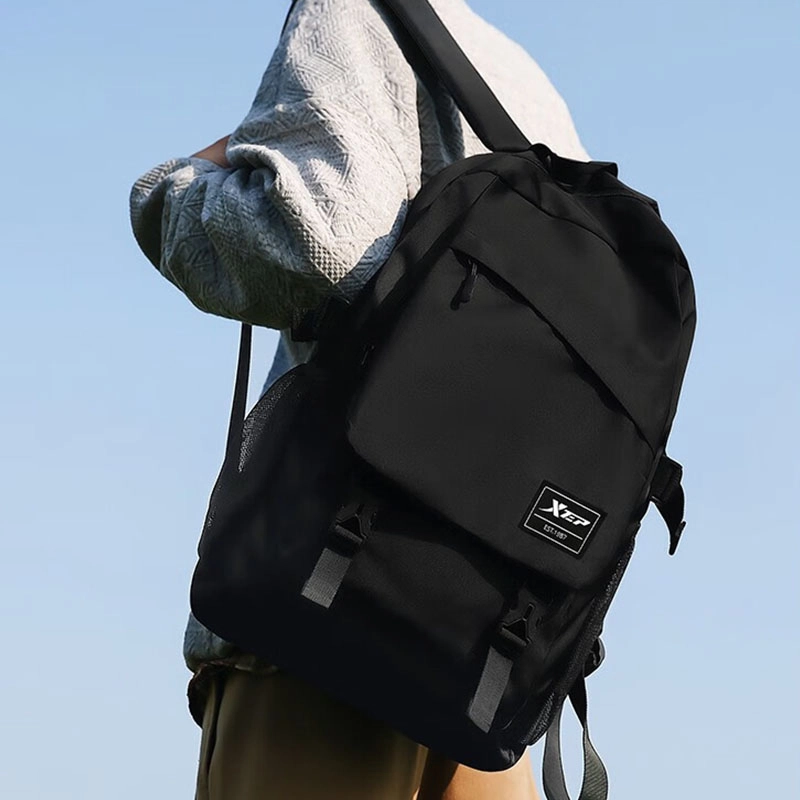 特步双肩包男士初中高中大学生背包运动大容量轻便潮流旅行包女通勤出差电脑包书包 男女黑色白色 涤纶