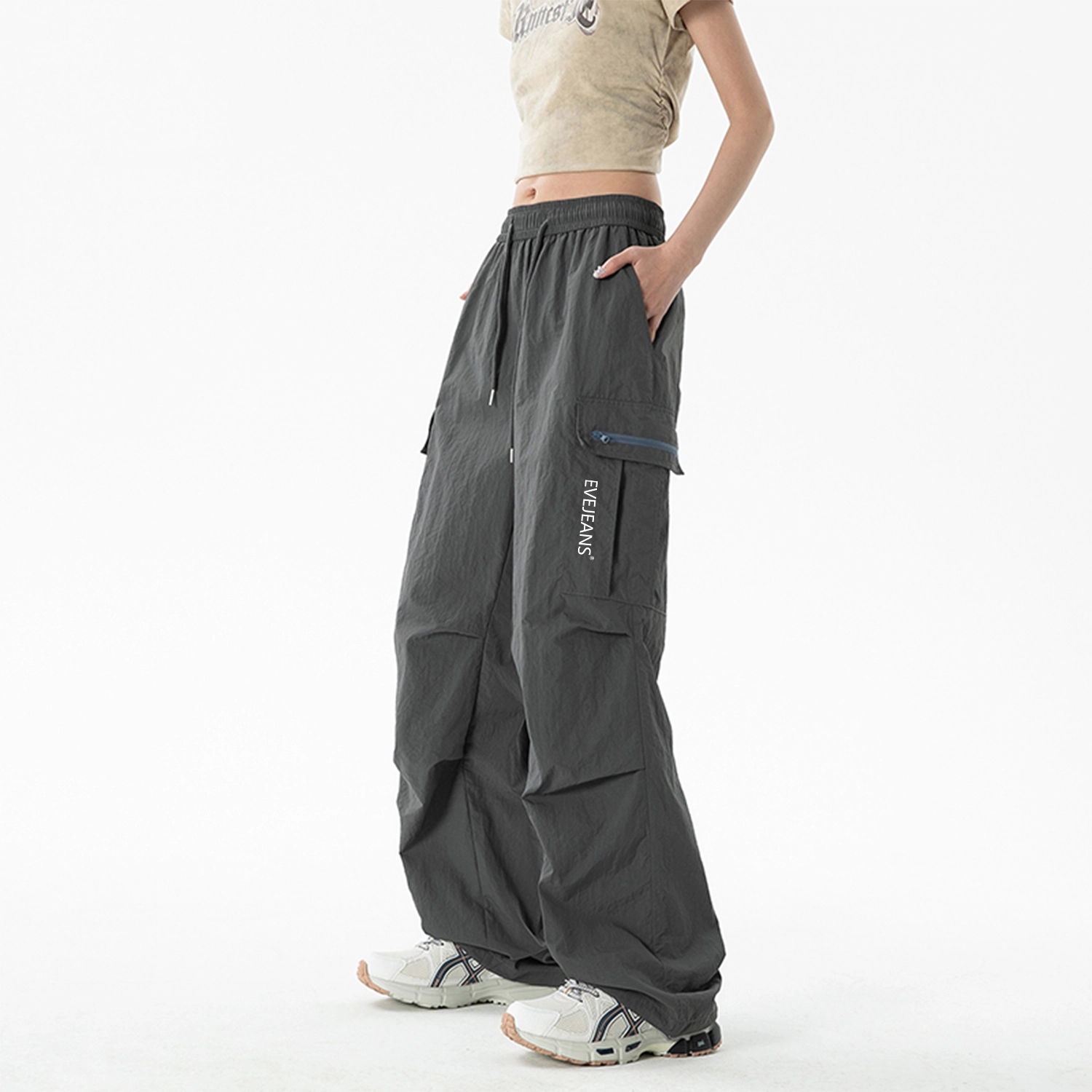 EVE Jeans logo