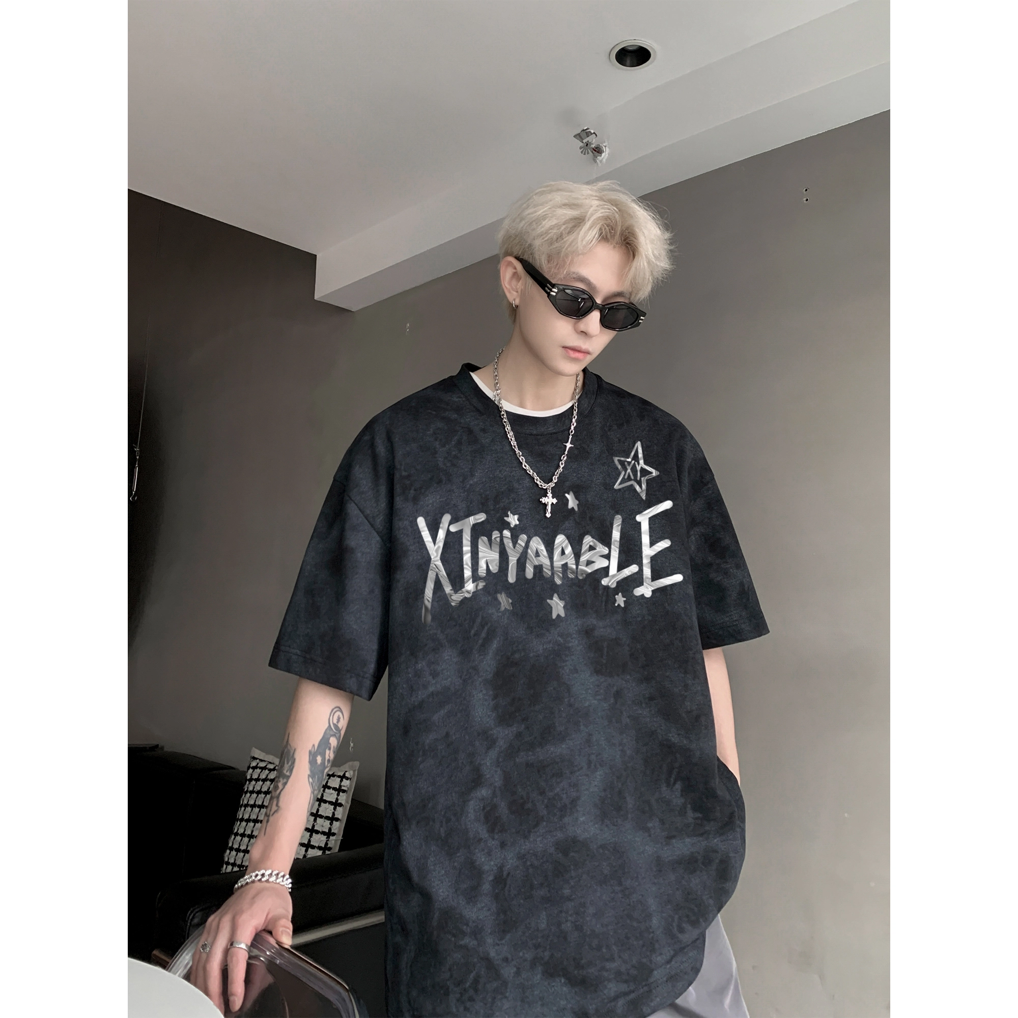 XINIYA TRAVEL LOGOT