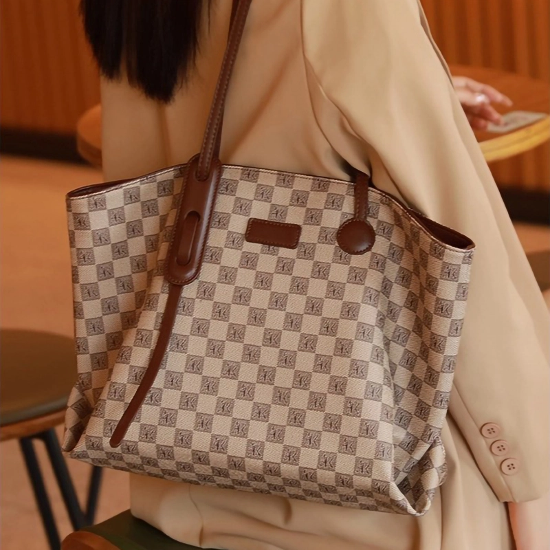PESASRIE PVC Tote