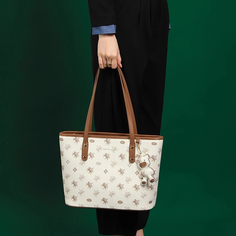 PESASRIE PVC Tote