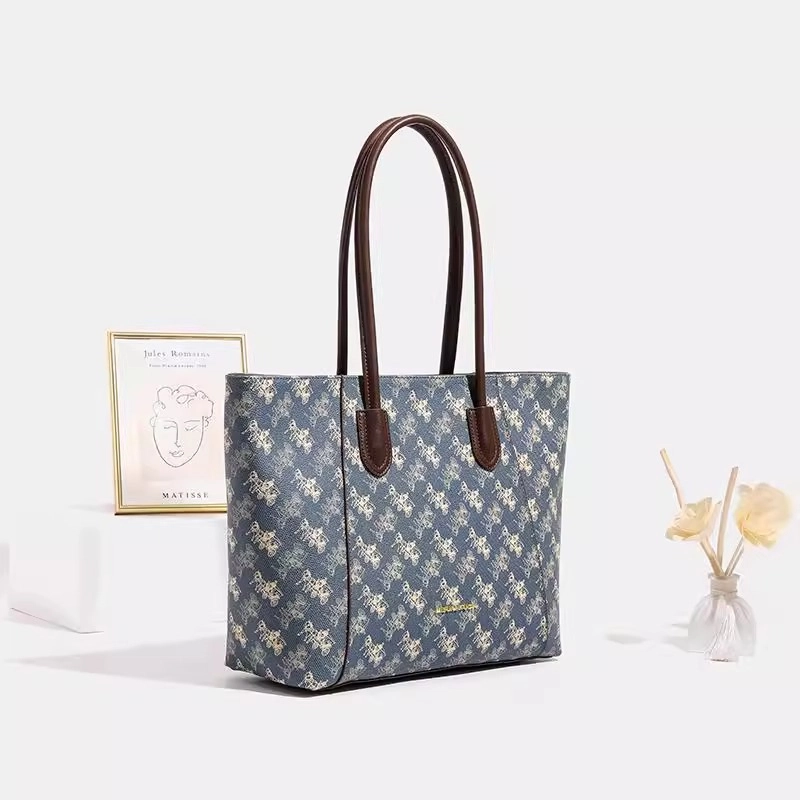 PESASRIE PVC Tote