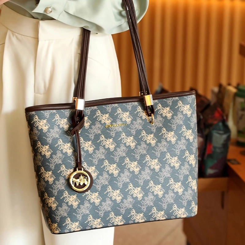 PESASRIE PVC Tote