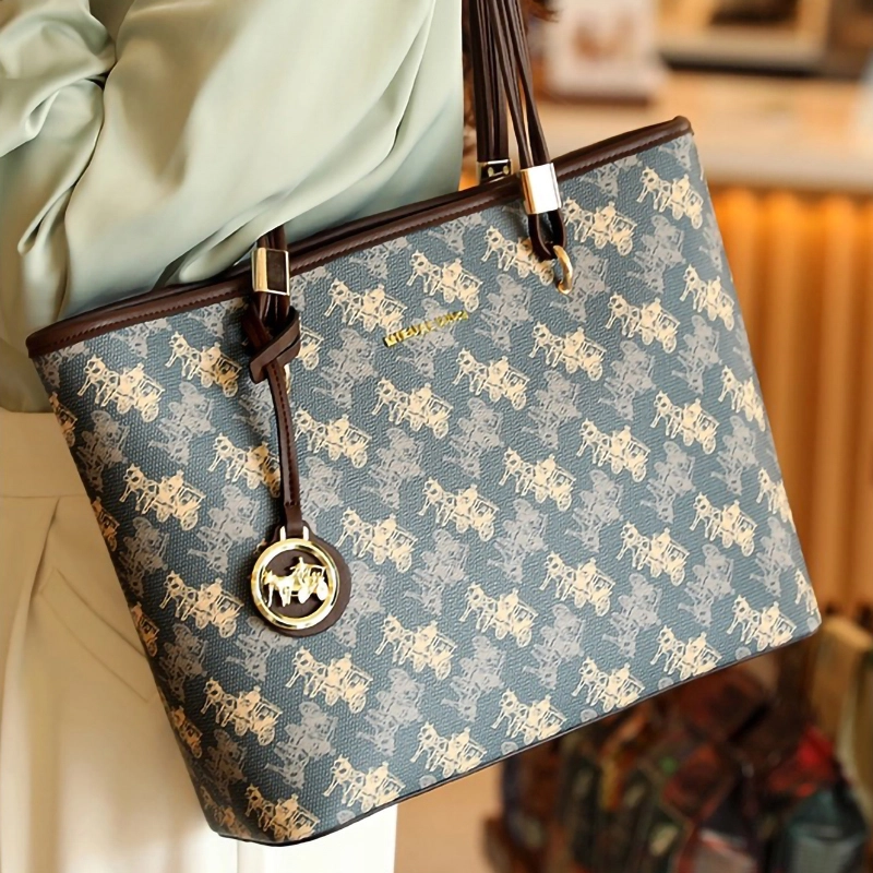 PESASRIE PVC Tote