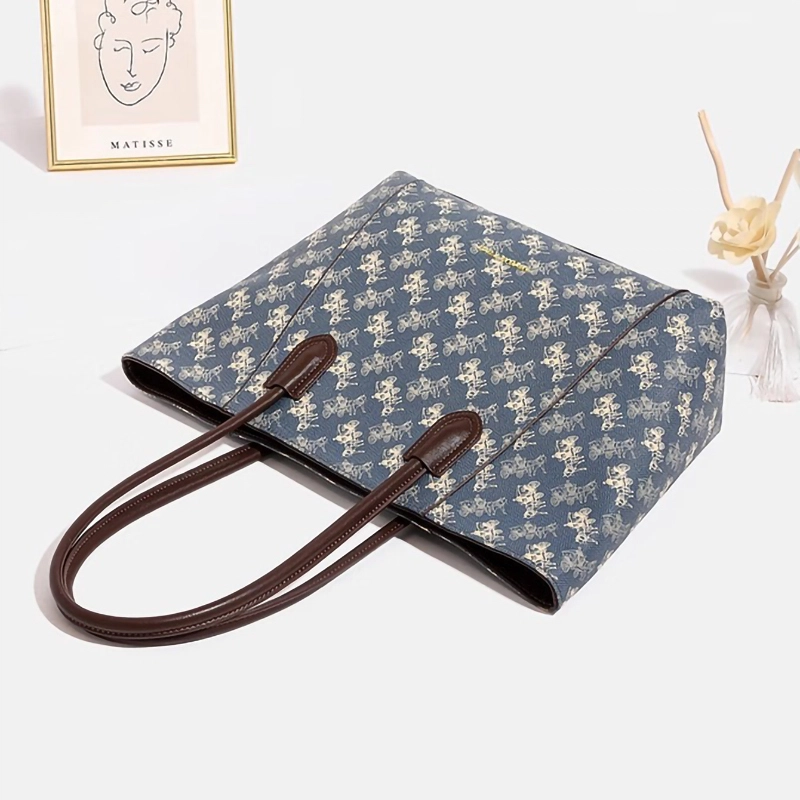 PESASRIE PVC Tote