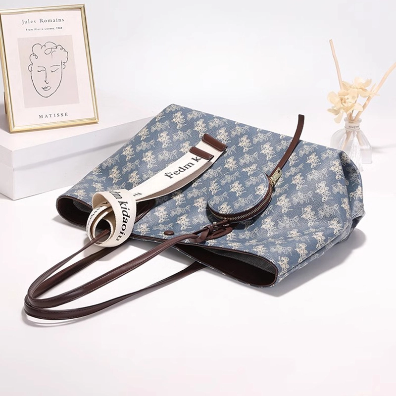 PESASRIE Tote PVC