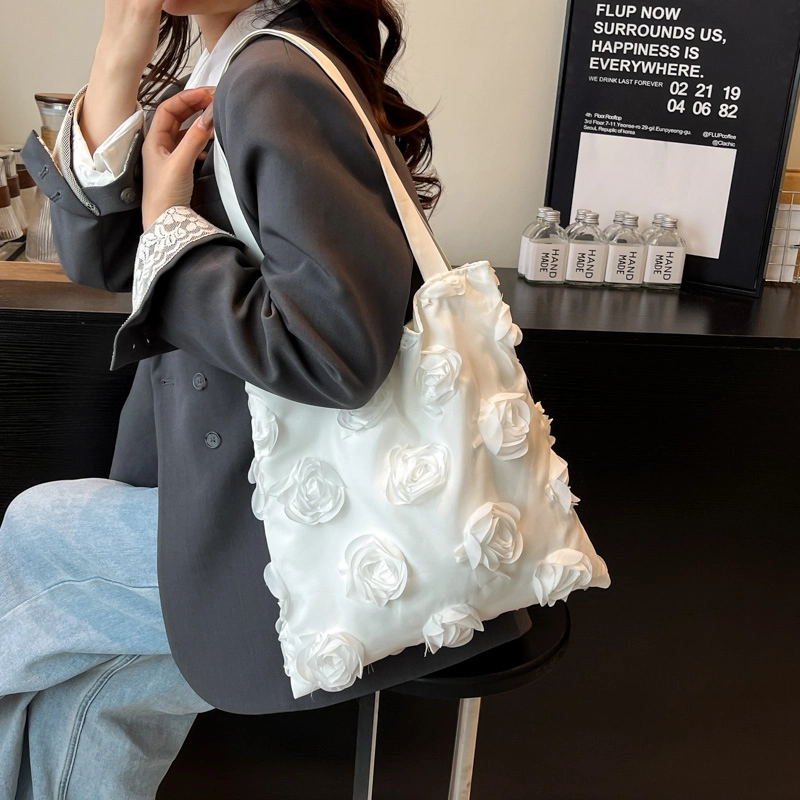 奕旅 时尚百搭设计感花朵文艺 尼龙布 单肩包 女款 白色