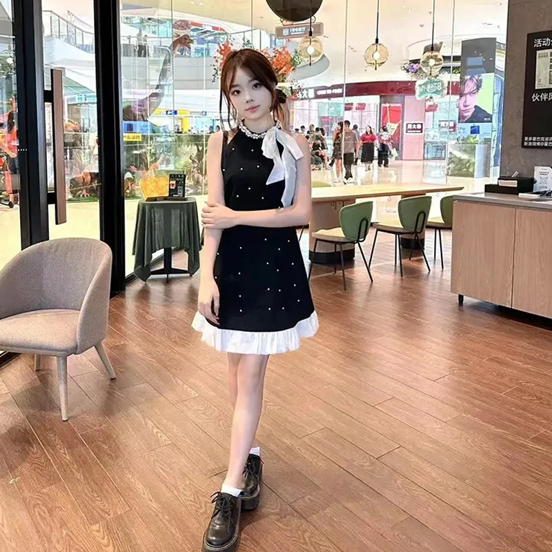 轻迎 纯欲甜辣法式高级感挂脖款赫本小香风无袖连衣裙 女款 黑色