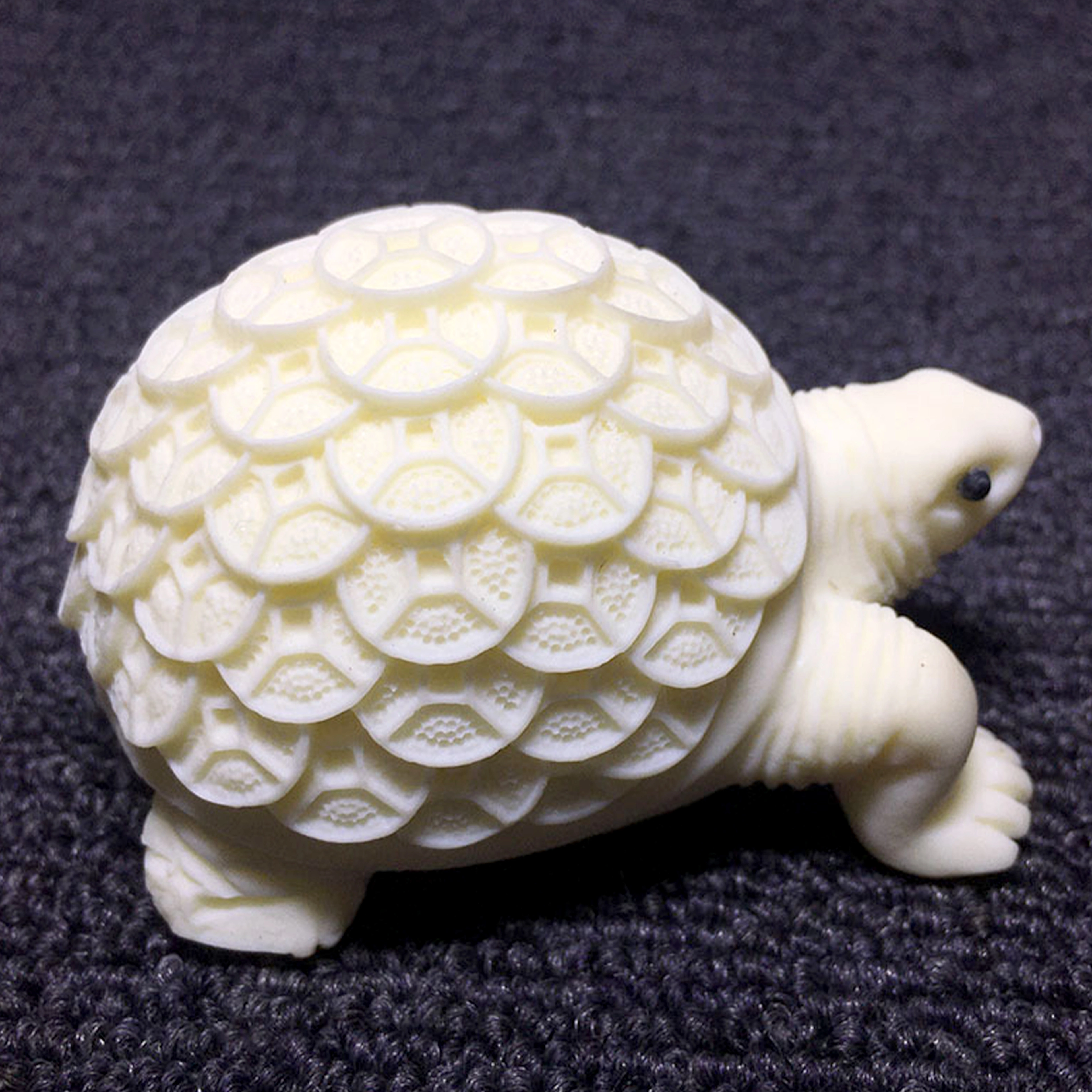 檀欣 国潮 雕刻金钱海龟 招财平安 文玩家居办公室装茶宠工艺品 象牙果 摆件 男女同款情侣款 礼盒装