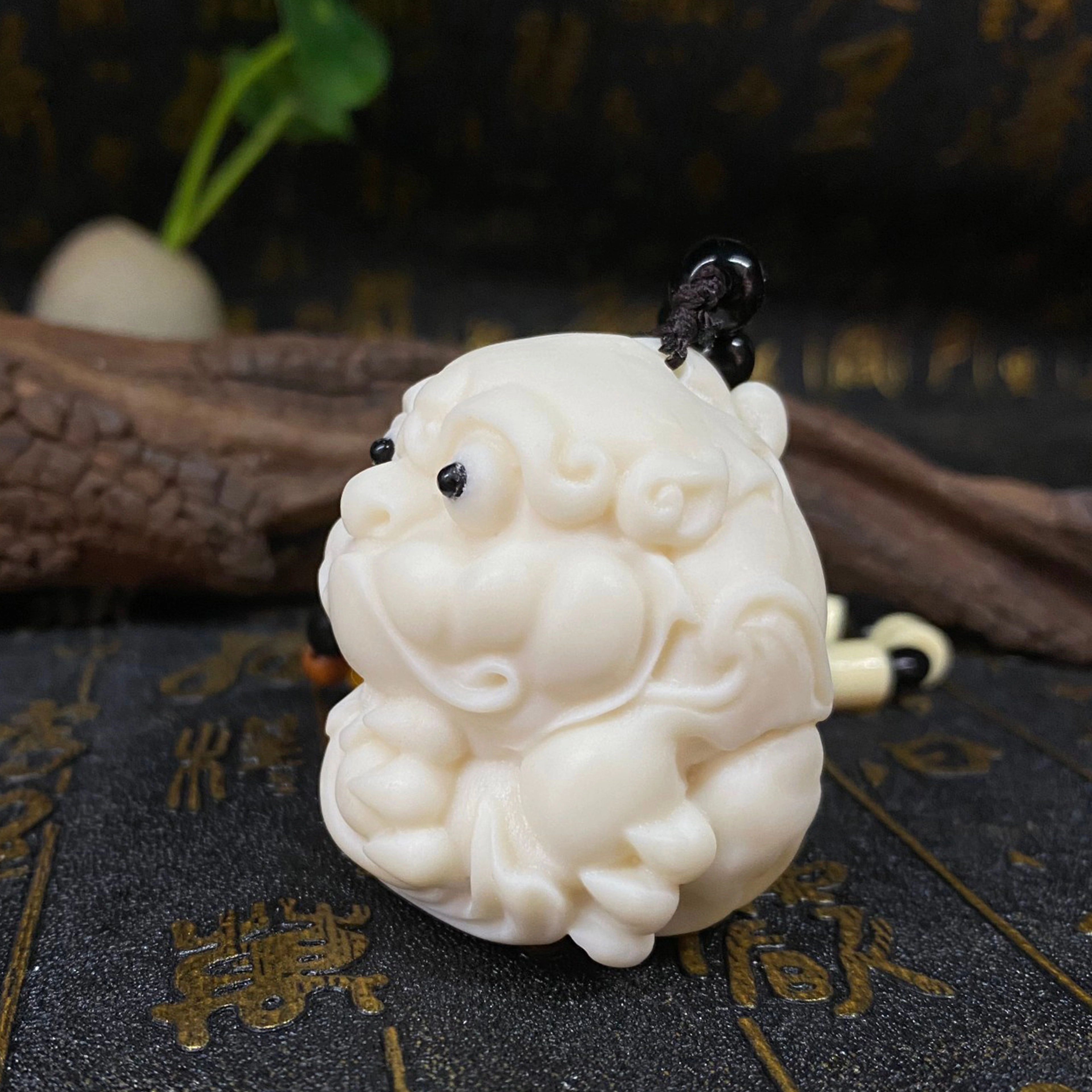 檀欣 国风 雕刻达摩祖师坐禅佛祖 纳福吉祥 复古新中式家居车载办公室博古架摆件 象牙果 手把件 男女同款情侣款