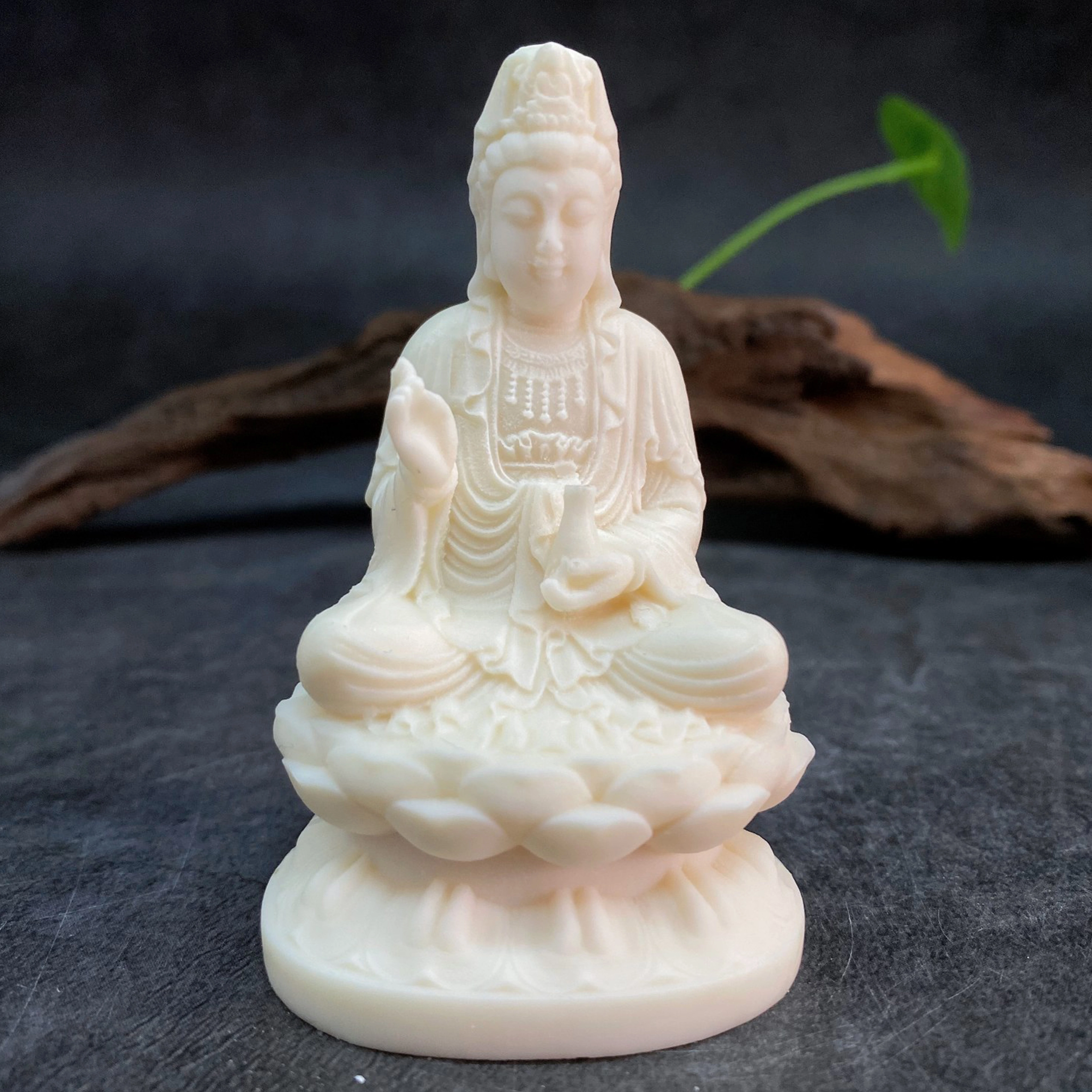 檀欣 新中式国风家居桌面招财纳福文玩装饰品 精雕净瓶坐莲观世音佛像平安 象牙果 菩提摆件 男女同款情侣款