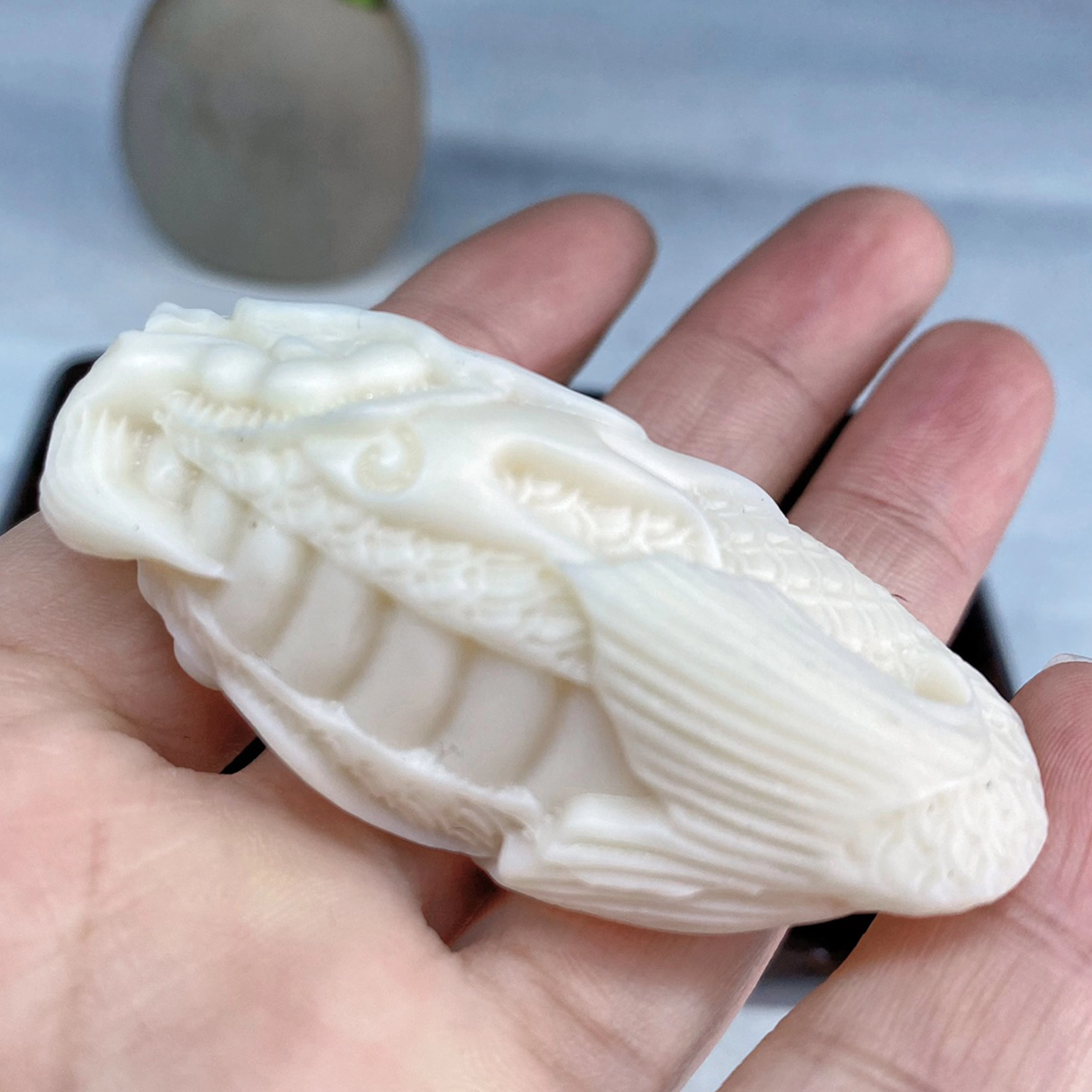 檀欣 雕刻龙鱼 轻奢高级感创意文玩装饰工艺品 象牙果 手把件 男女同款情侣款 礼盒装