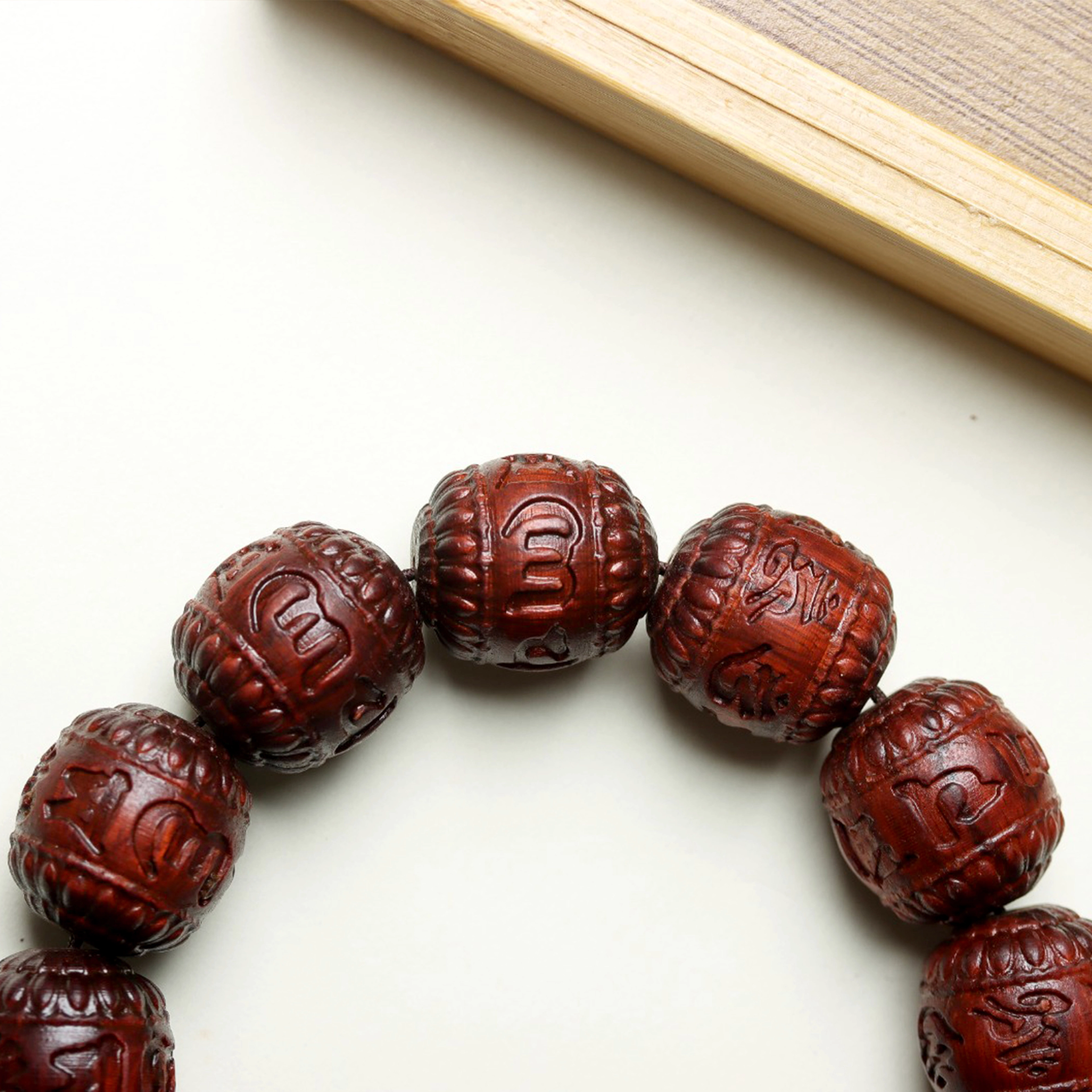 檀欣 新中式国风 雕刻六字箴言文玩佛珠招财转运佩戴#好运 招财纳福平安盘玩念珠 血檀 手串 男女同款情侣款
