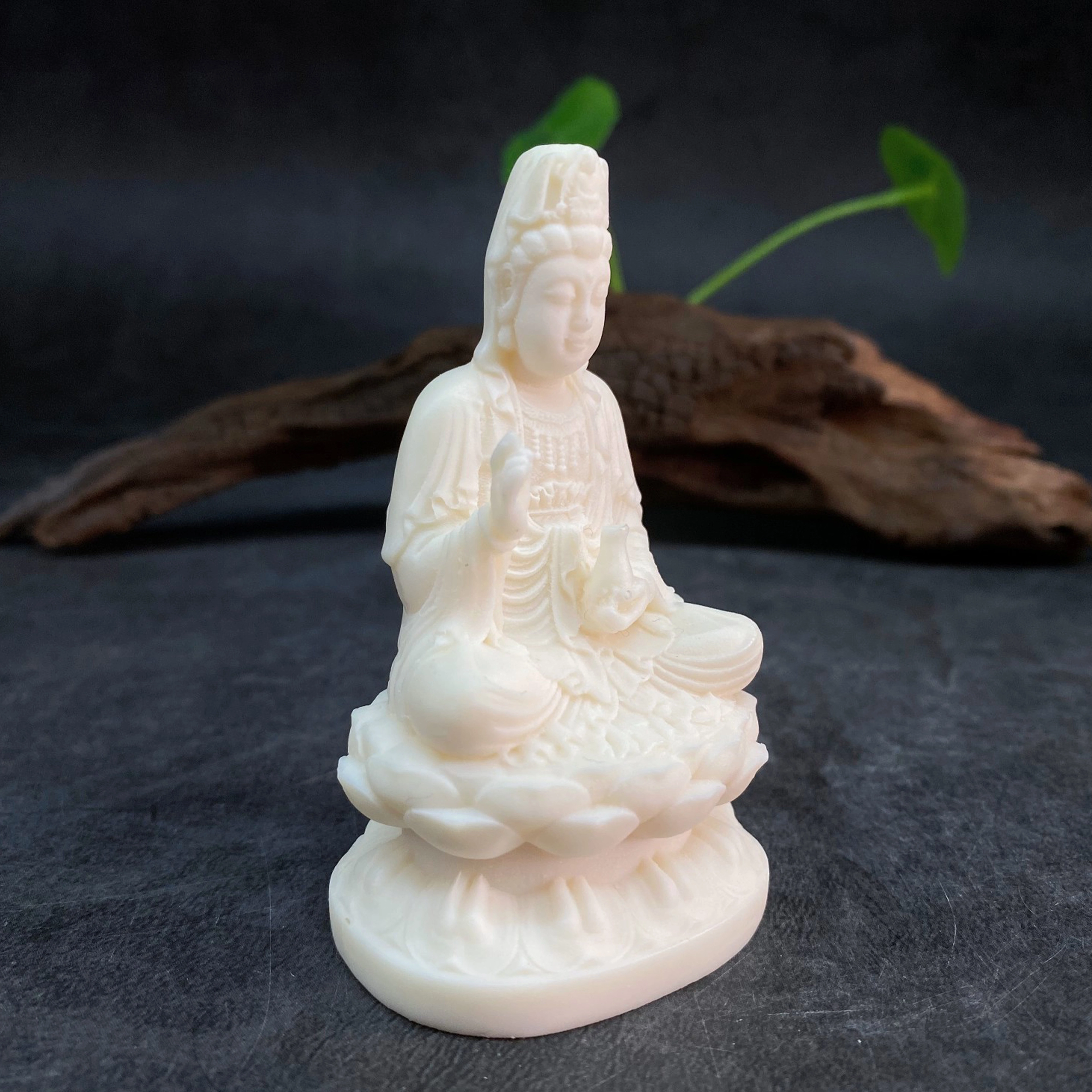 檀欣 新中式国风家居桌面招财纳福文玩装饰品 精雕净瓶坐莲观世音佛像平安 象牙果 菩提摆件 男女同款情侣款