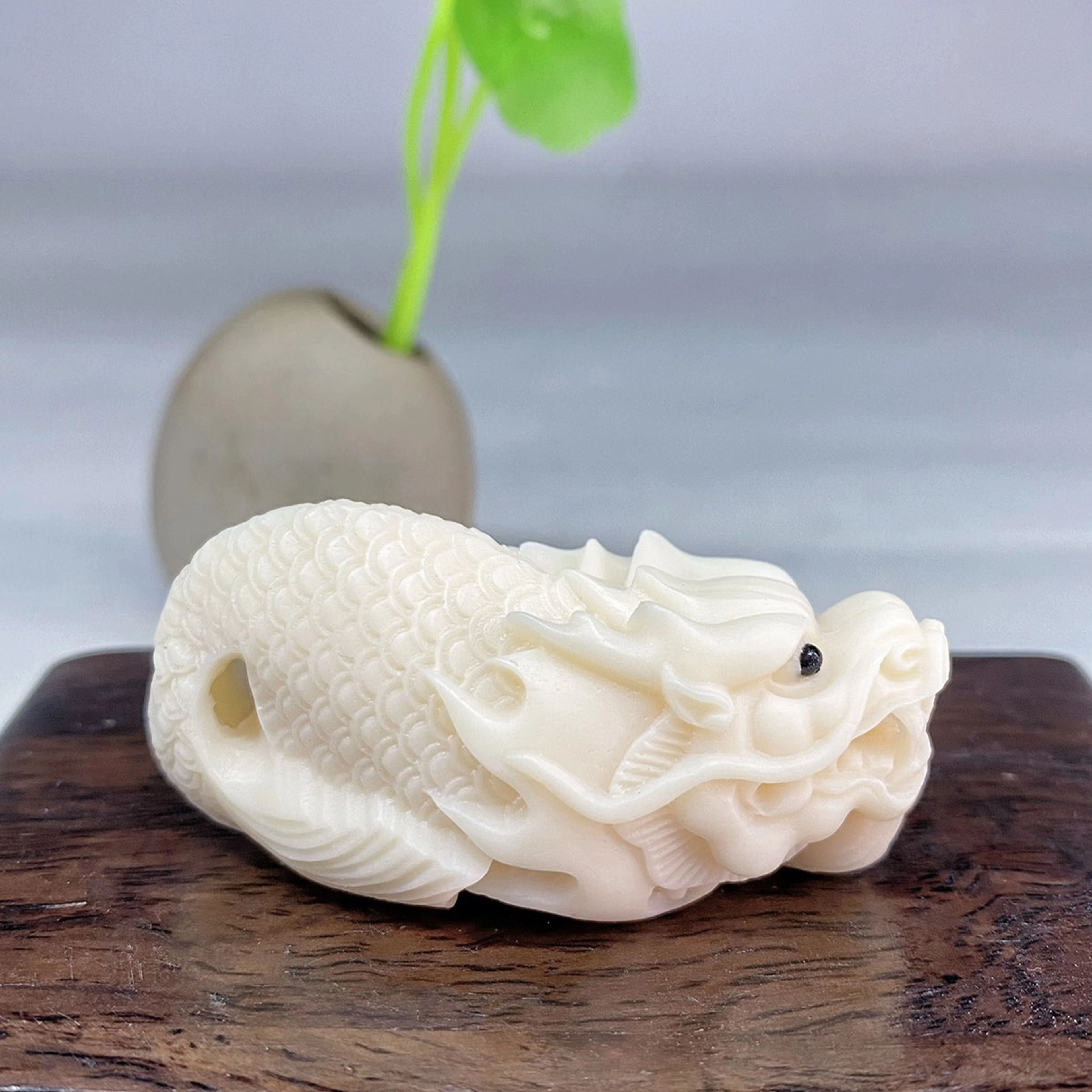 檀欣 雕刻龙鱼 轻奢高级感创意文玩装饰工艺品 象牙果 手把件 男女同款情侣款 礼盒装