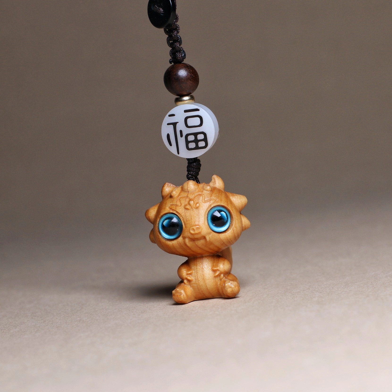 檀欣 龙宝宝 原木雕刻十二生肖龙随身文玩 汽车挂件 招财平安 精致可爱小众设计包包 崖柏 钥匙扣 男女同款情侣款