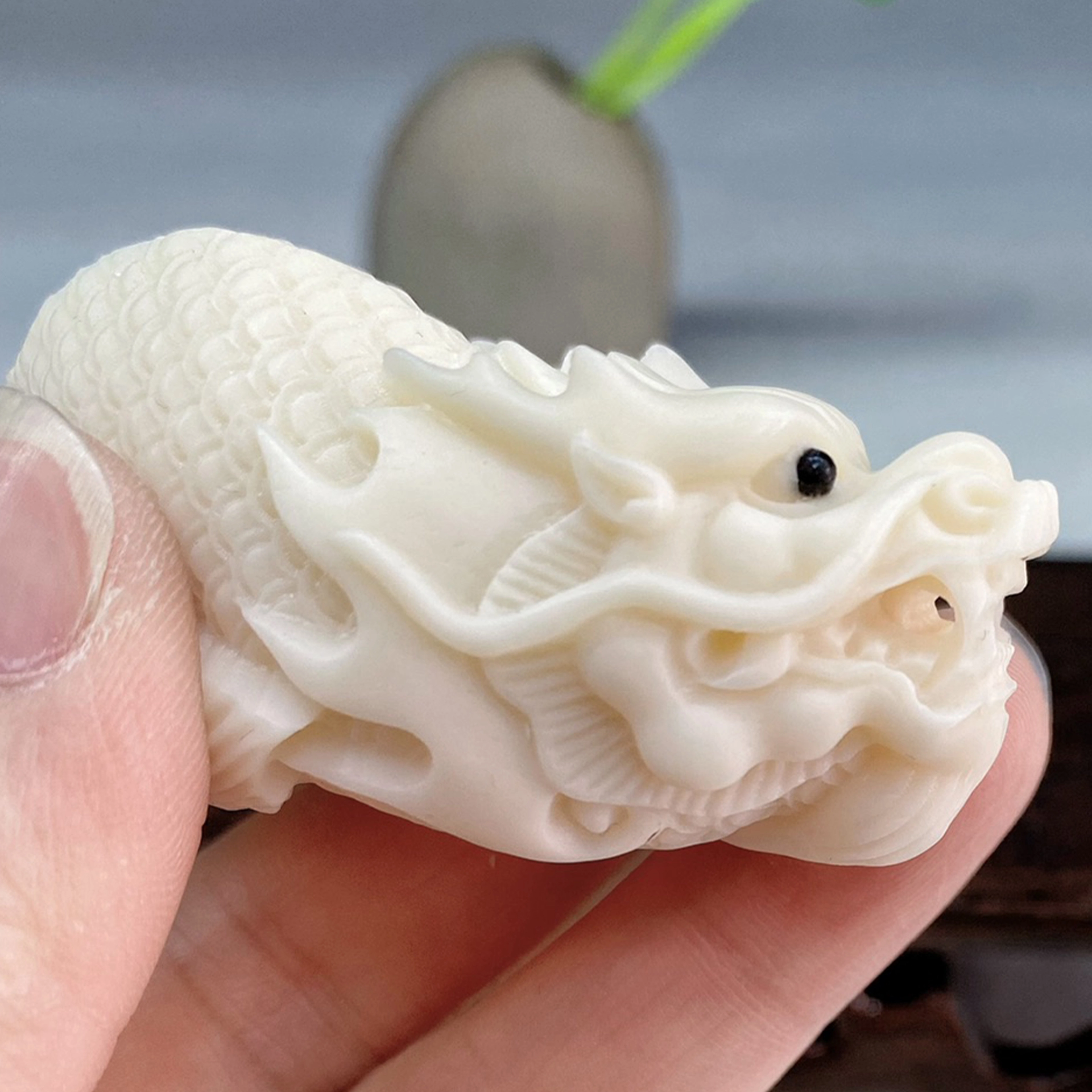檀欣 雕刻龙鱼 轻奢高级感创意文玩装饰工艺品 象牙果 手把件 男女同款情侣款 礼盒装