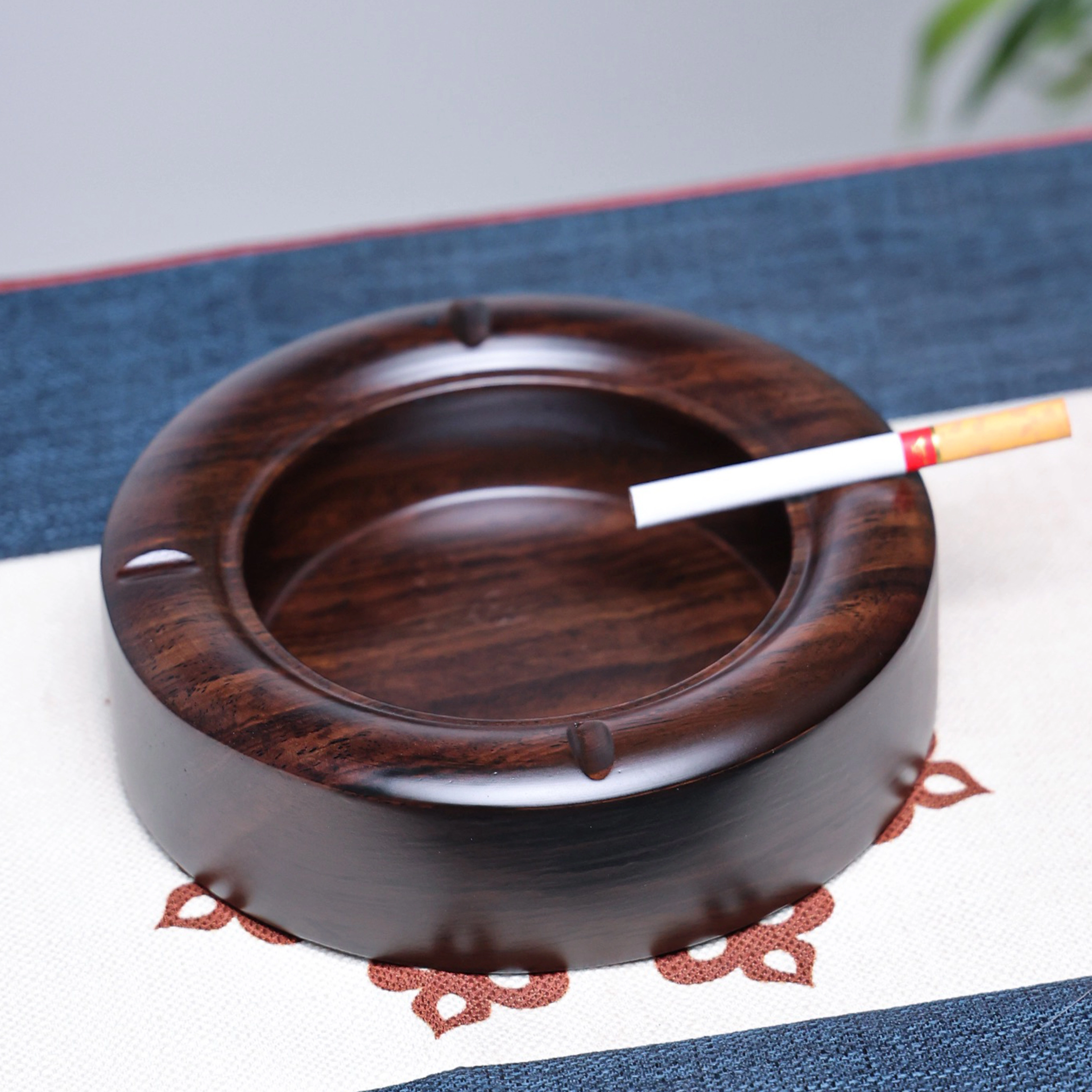 檀欣 新中式 复古实木整料掏空超大烟灰缸桌面摆设装饰品 好运 家用客厅高级感办公室创意工艺品 黑檀 木作摆件 男女同款情侣款