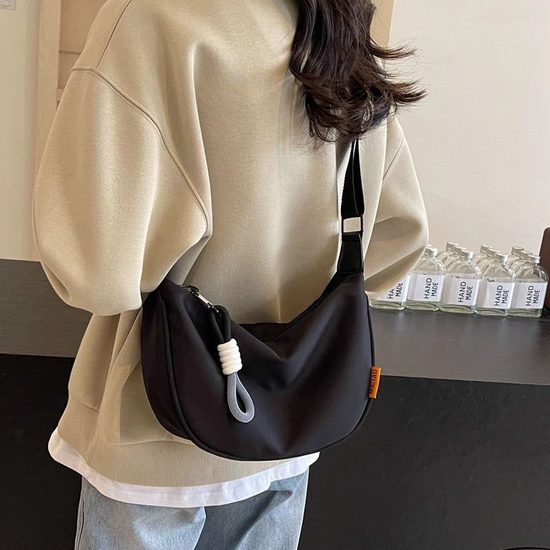 菲姿卓尔 简约百搭 布包男女通用情侣单肩包潮流街头 斜挎包 常规 男女同款情侣款 黑色/白拼黑/粉色/白拼棕