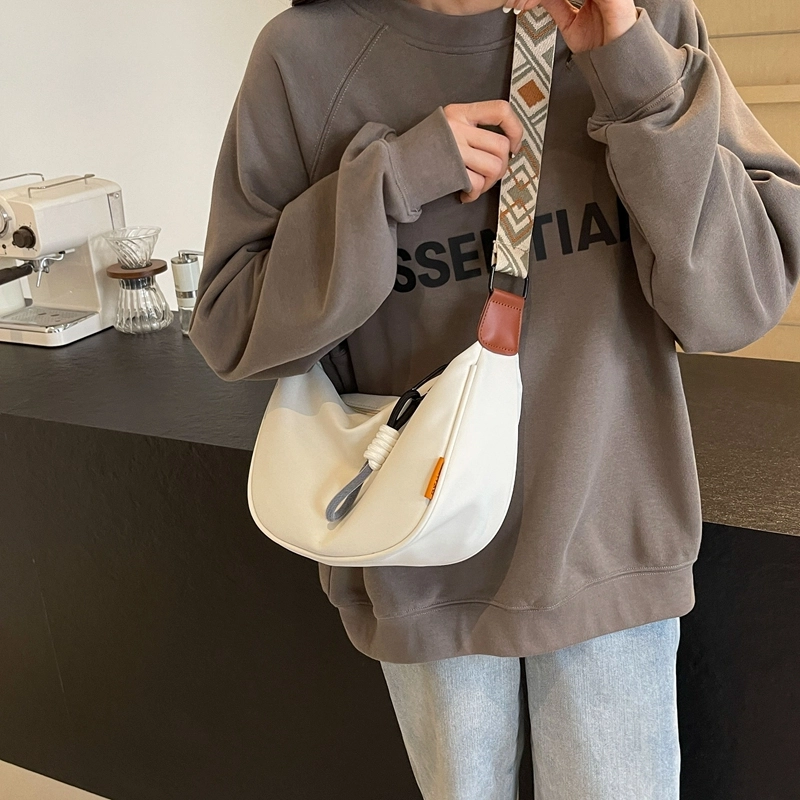 菲姿卓尔 简约百搭 布包男女通用情侣单肩包潮流街头 斜挎包 常规 男女同款情侣款 黑色/白拼黑/粉色/白拼棕