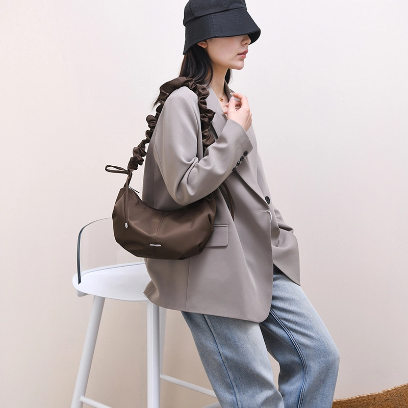 捷朗仕 时尚褶皱腋下包女春夏女士通勤上班单肩简约百搭化妆包 尼龙布 斜挎包 中号 女款 多色
