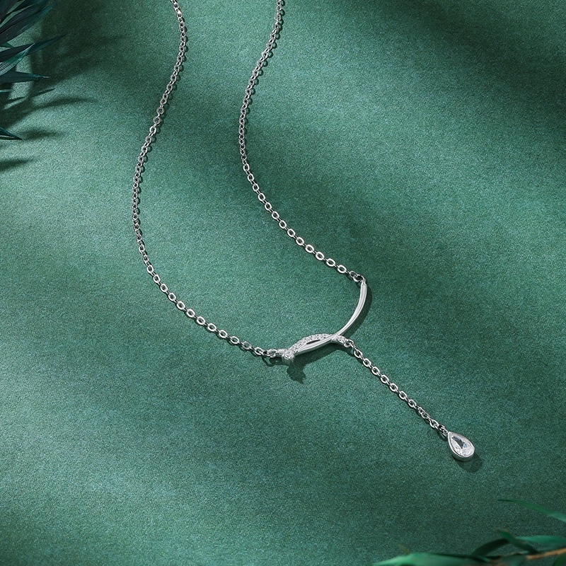 925