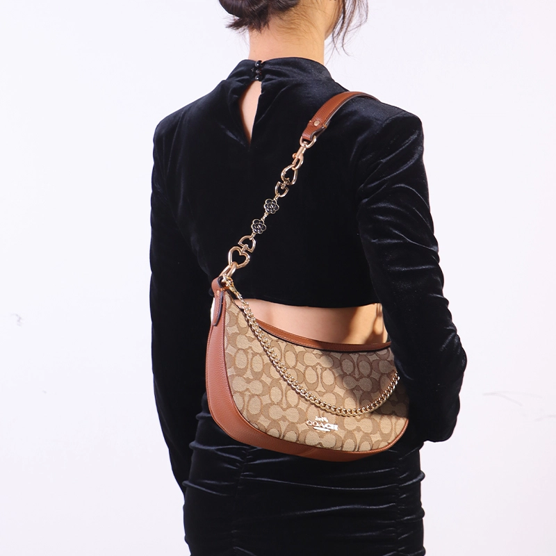 COACHAria Shoulder Bag26