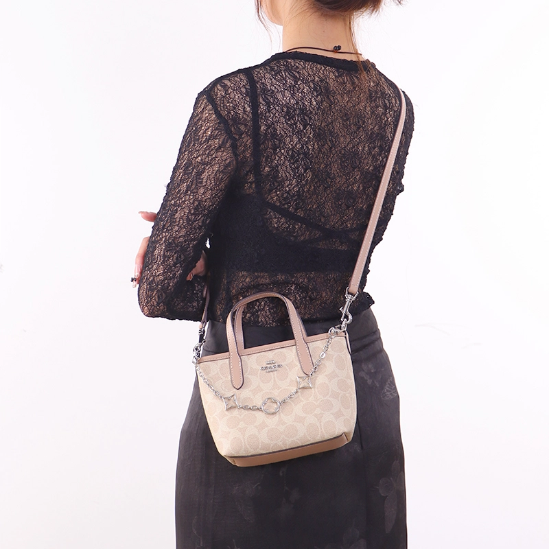 COACH City15 Tote
