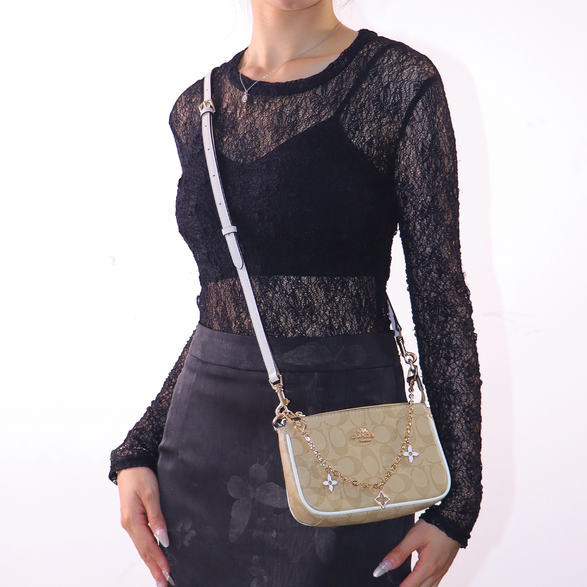 CoachNolita19
