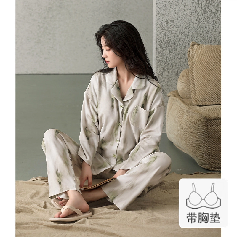 欧迪芬 亲肤柔软透气舒适带胸垫泼墨可外穿家居服睡衣套装 女款 绿色晕染