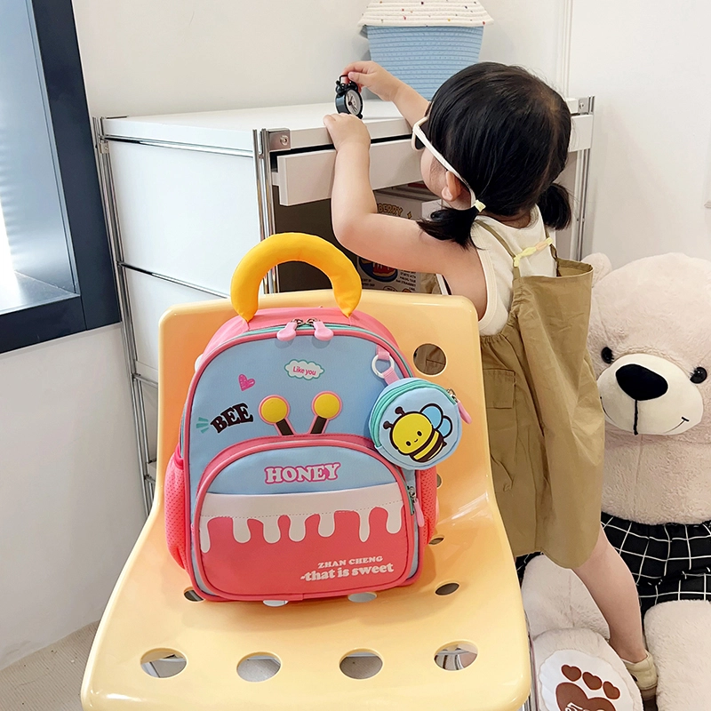 米囹 蜜蜂图案潮好看 学校出门酷 小学生日常活力散步多功能男女同款 轻盈 双肩包 常规 西瓜红/紫色/绿色/藏青色